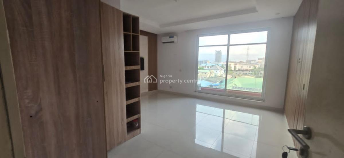 Extra Spacious Room and Parlor in a Secured Estate, West End Estate, Lekki County, Ikota, Lekki, Lagos, Mini Flat (room and Parlour) for Rent
