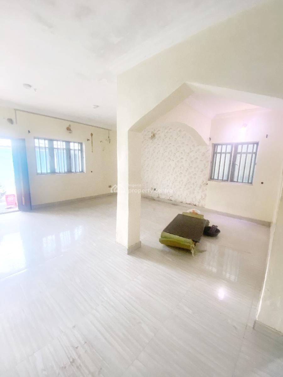 a Well Maintained Spacious 2 Bedroom Flat, Olowora, Omole Phase 2, Ikeja, Lagos, Flat / Apartment for Rent