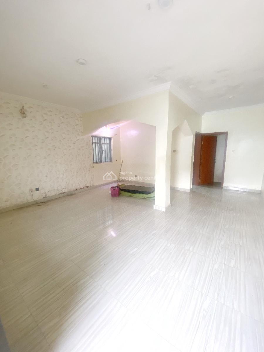 a Well Maintained Spacious 2 Bedroom Flat, Olowora, Omole Phase 2, Ikeja, Lagos, Flat / Apartment for Rent