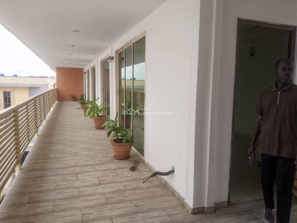 Spacious 2 Bedroom Pent with Swimming Pool, Off Admiralty Way, Lekki Phase 1, Lekki, Lagos, Flat / Apartment for Rent