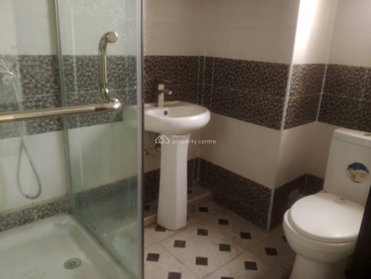 Spacious 2 Bedroom Pent with Swimming Pool, Off Admiralty Way, Lekki Phase 1, Lekki, Lagos, Flat / Apartment for Rent