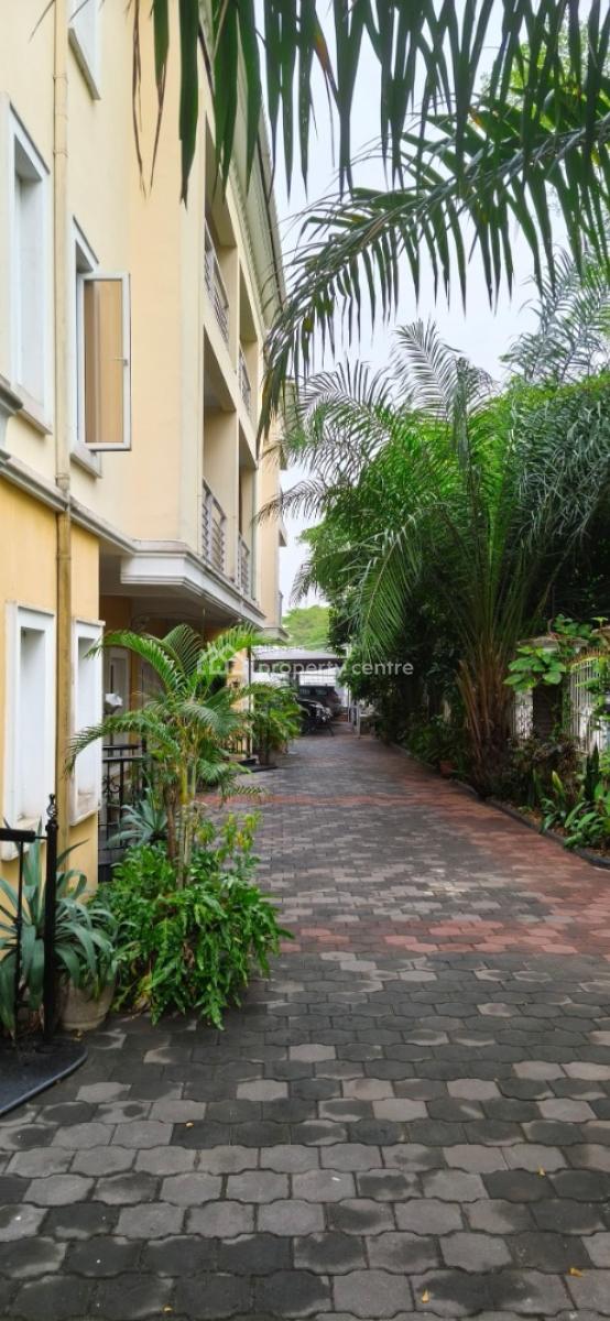 Spacious 4-bedroom Terrace Duplex with Bq, Banana Island, Ikoyi, Lagos, House for Rent