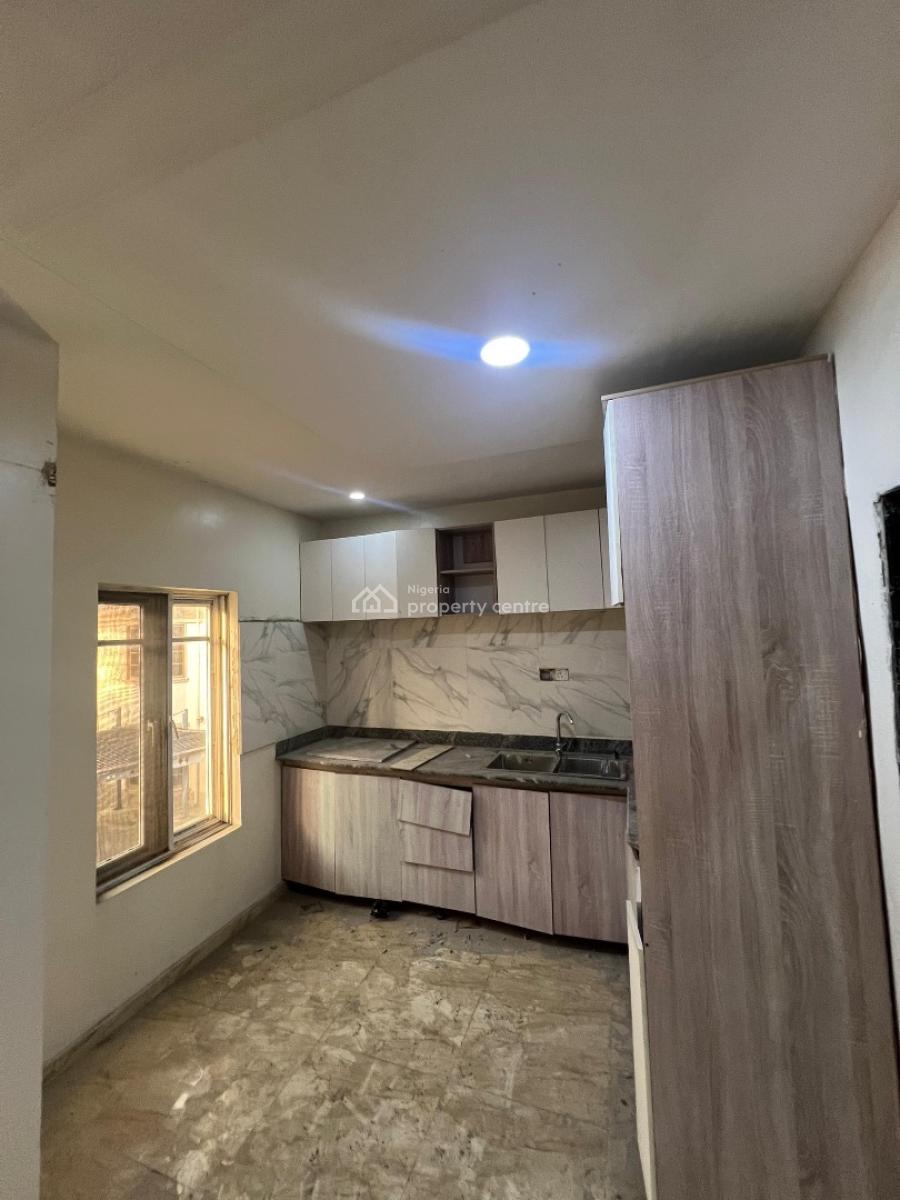 Luxury 2 Bedroom Apartment with Excellent Facilities, Or He Road, Lekki, Lagos, Flat / Apartment for Rent