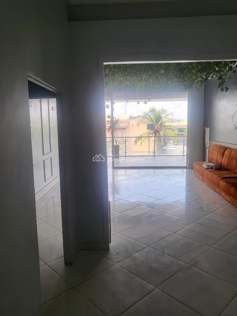 61sqm at Space Town Square Mall, Obafemi Awolowo Way, Ikeja, Lagos, Restaurant / Bar for Rent