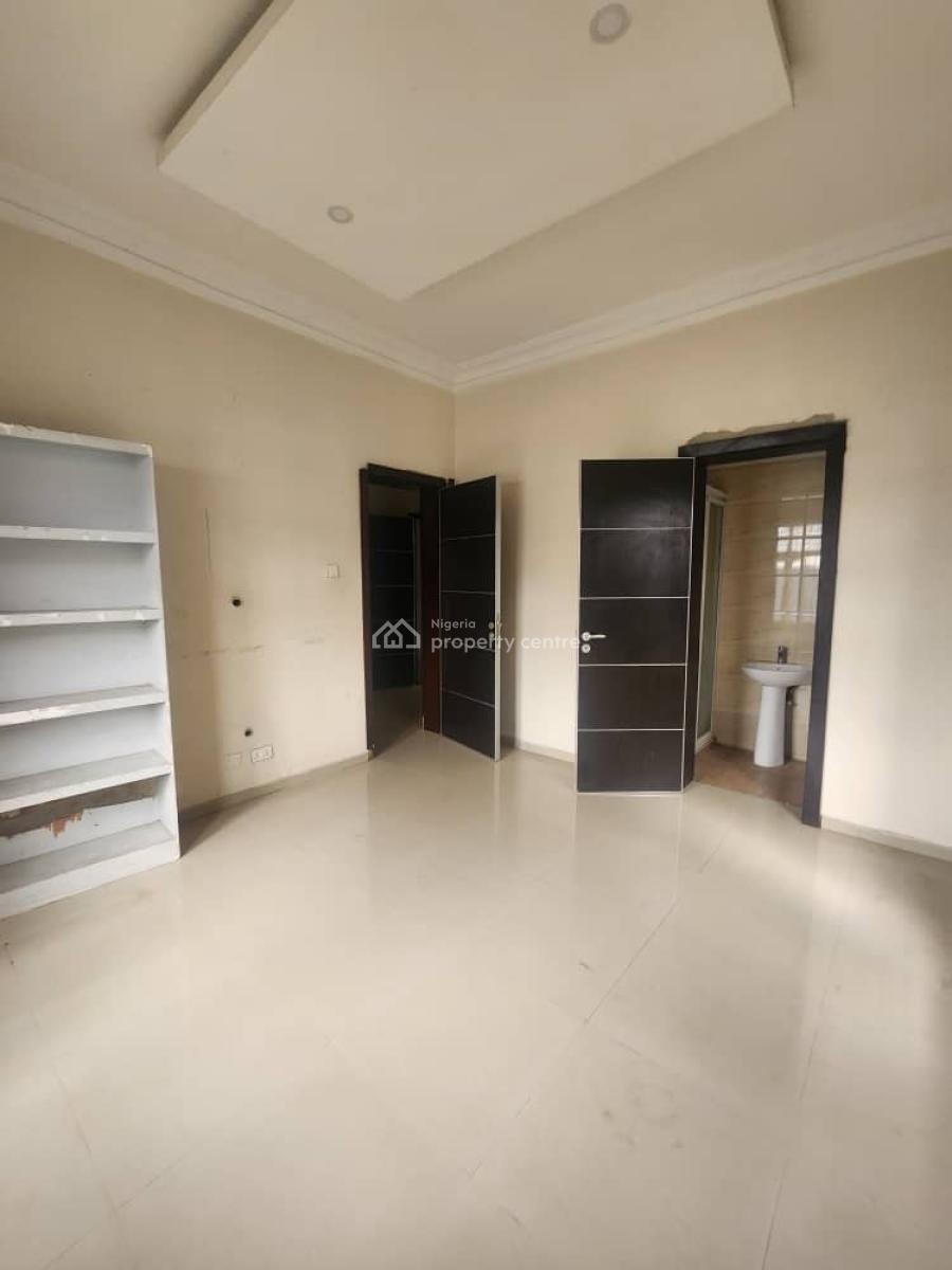 Luxury 3bedroom Apartment with Bq and Swimming Pool, Lekki Phase 1 Right Hand Side, Lekki Phase 1, Lekki, Lagos, Flat / Apartment for Rent