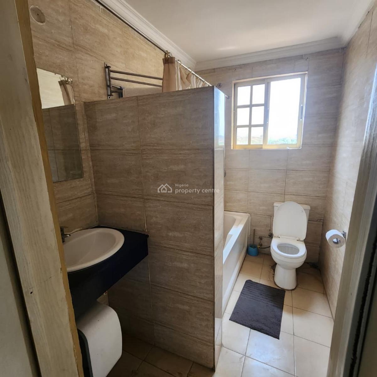 Neatly Used 24 Rooms Hotel, Waec Junction, Eleyele Road Ibadan, Ibadan, Oyo, Hotel / Guest House for Sale