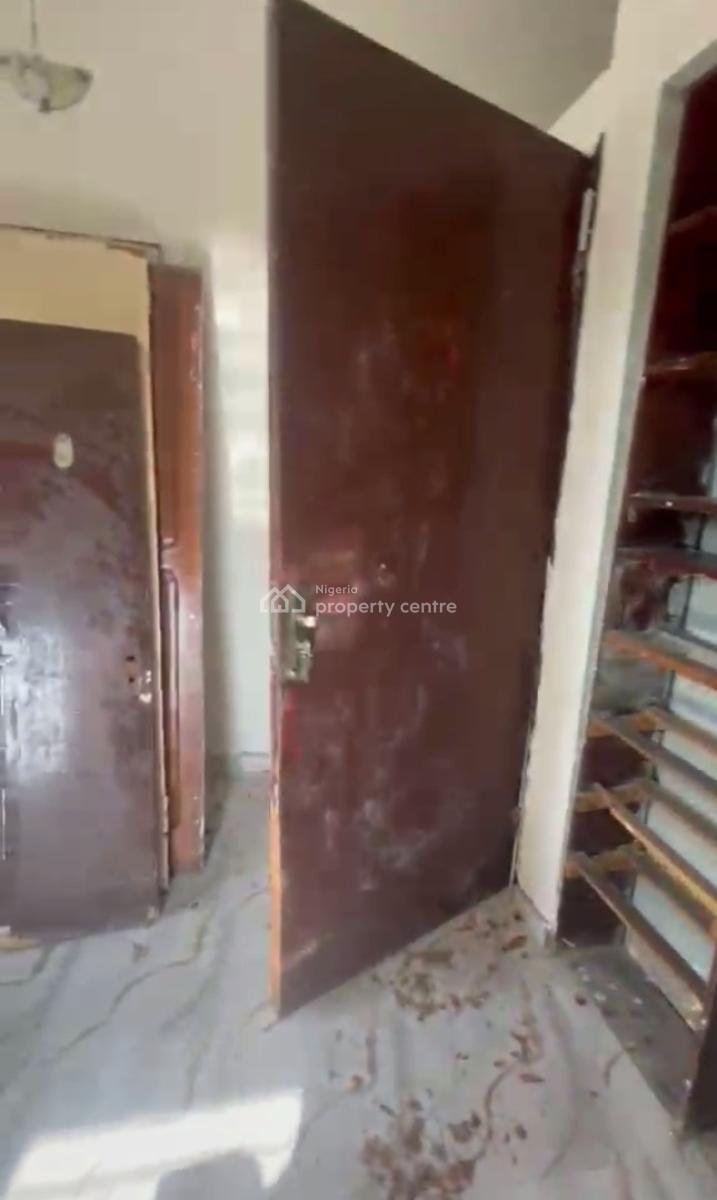 Newly Renovated 2 Bedroom Flat Upstairs., Off Falolu Street, Surulere, Lagos, Flat / Apartment for Rent