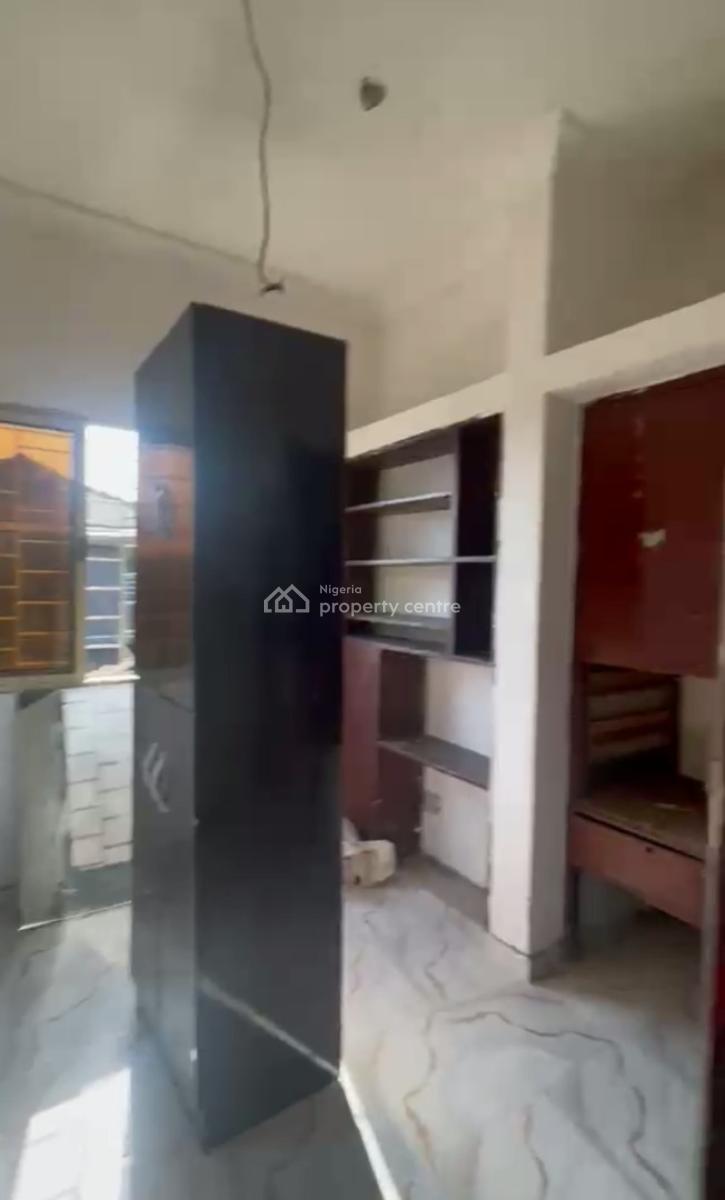 Newly Renovated 2 Bedroom Flat Upstairs., Off Falolu Street, Surulere, Lagos, Flat / Apartment for Rent