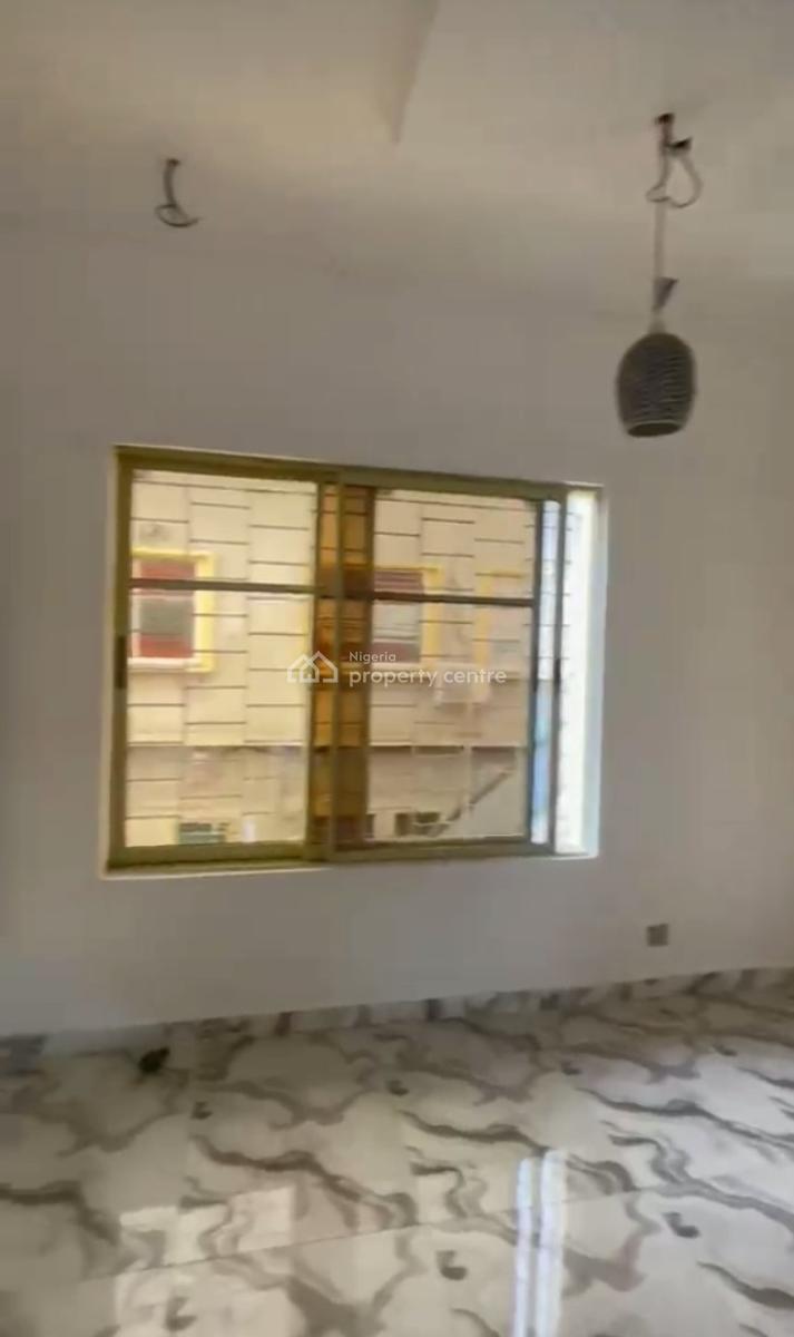 Newly Renovated 2 Bedroom Flat Upstairs., Off Falolu Street, Surulere, Lagos, Flat / Apartment for Rent