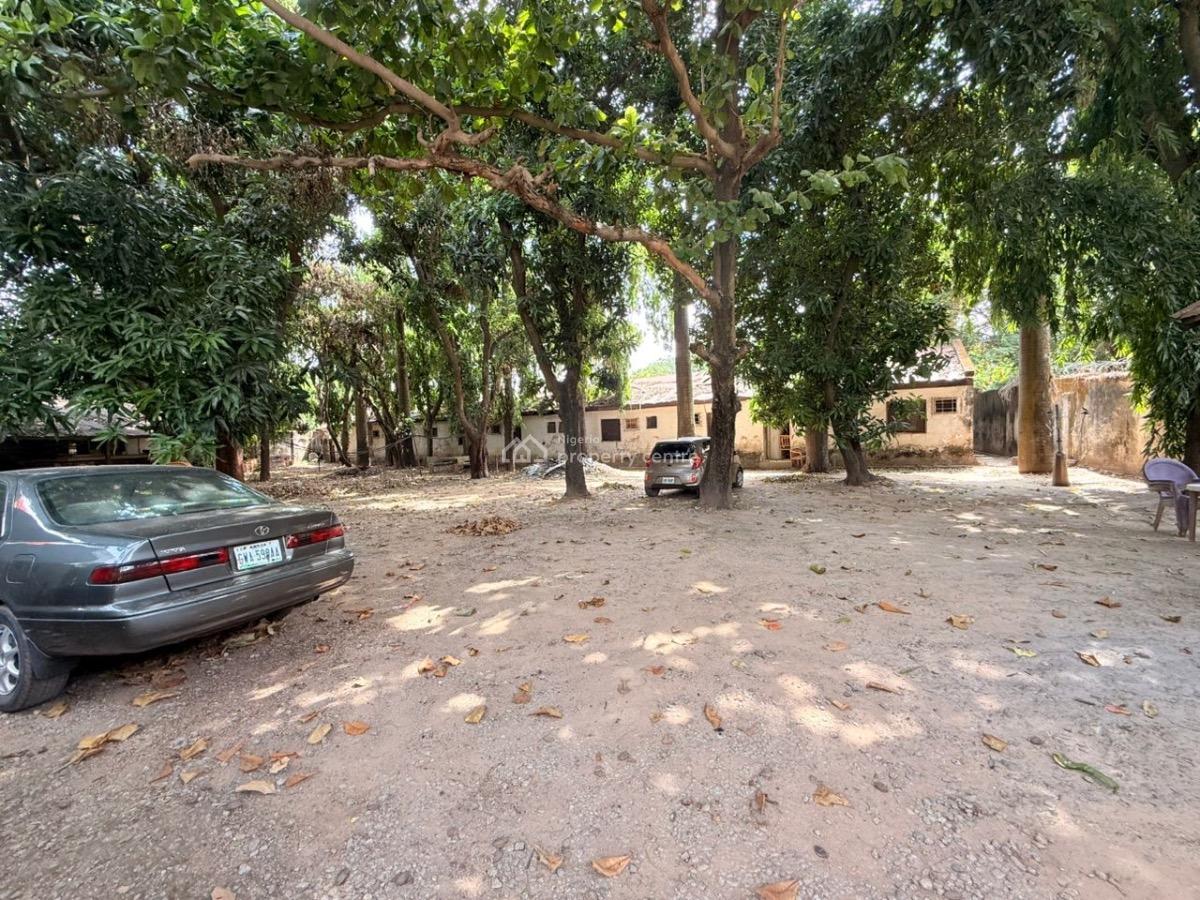 Building, Wuse 2, Abuja, Commercial Property for Sale