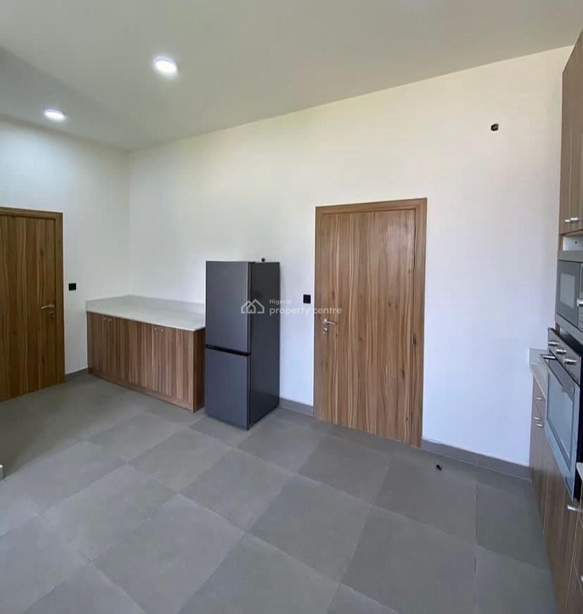 Luxury 3 Bedroom+ Bq Spacious Apartment, Off Areola Odeku, Victoria Island (vi), Lagos, Block of Flats for Sale