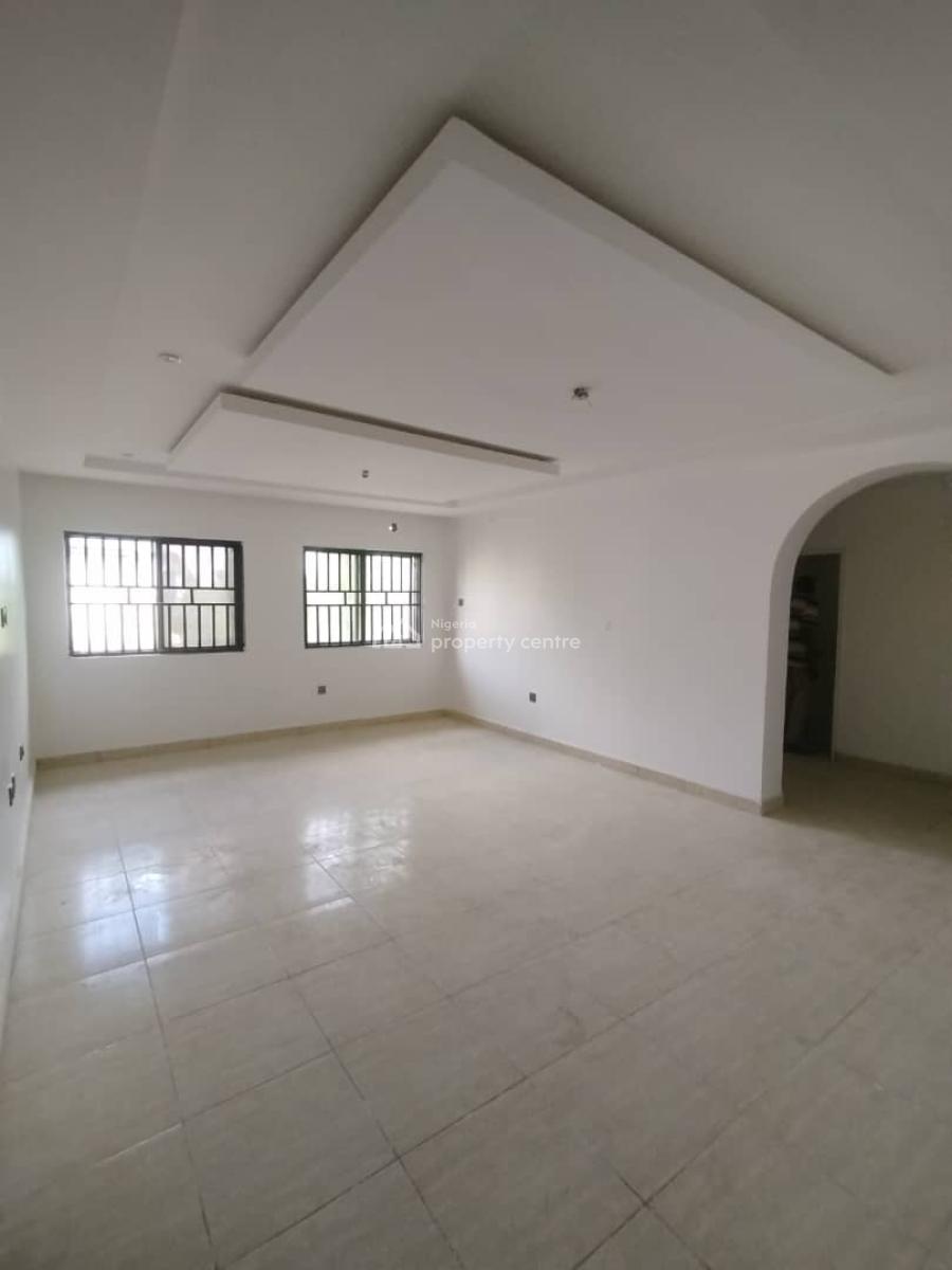 Standard 3 Bedroom Apartment on The Second Floor Along a Tarred Road, Jabi, Abuja, Flat / Apartment for Rent