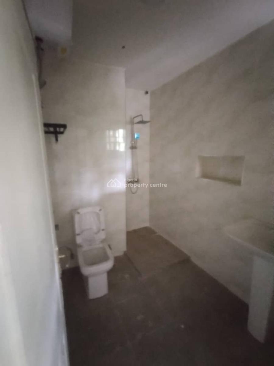 Standard 3 Bedroom Apartment on The Second Floor Along a Tarred Road, Jabi, Abuja, Flat / Apartment for Rent