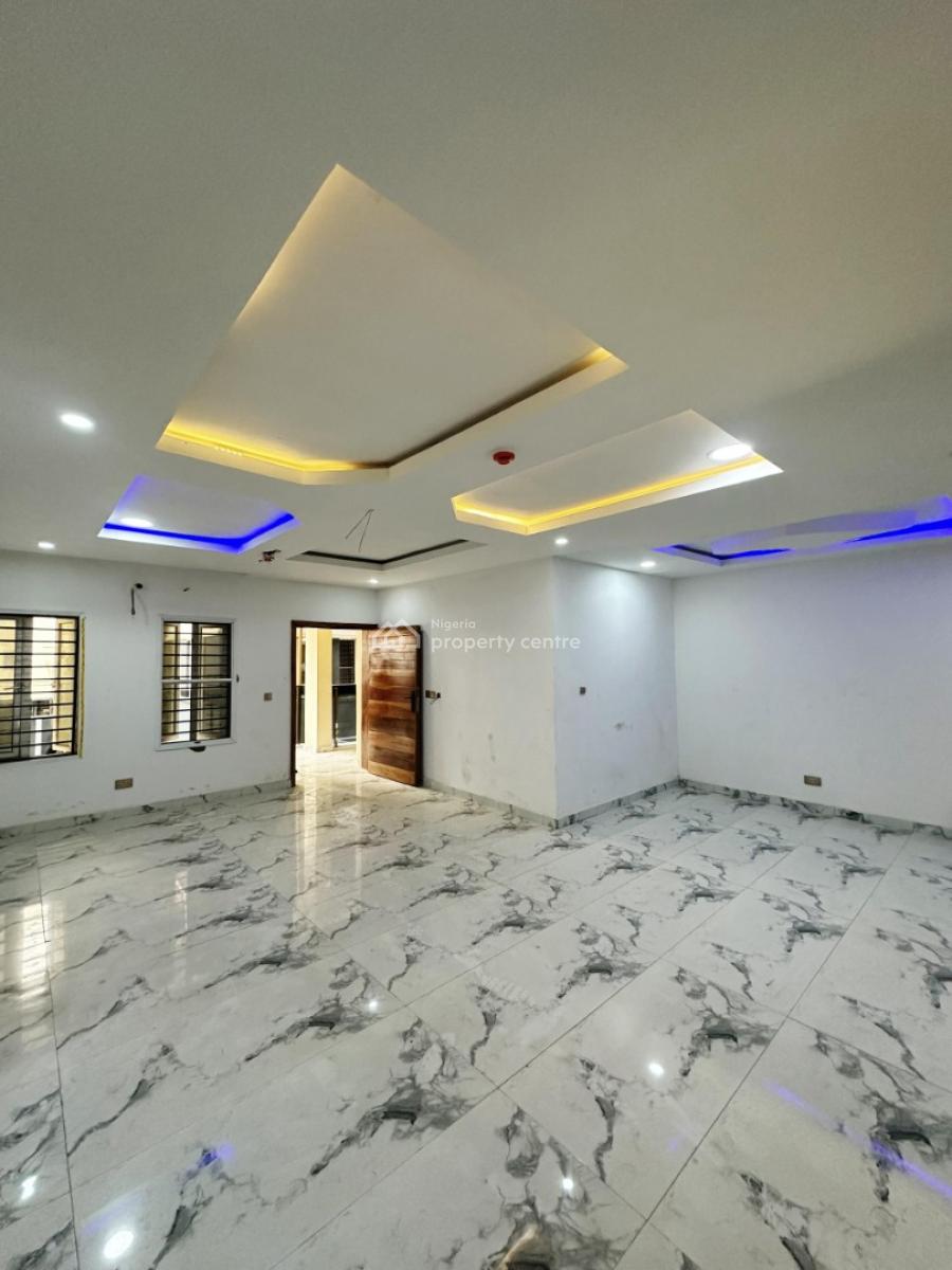 Clean & Spacious 2 Bedroom Apartment, Lekki Phase 1, Lekki, Lagos, Flat / Apartment for Sale
