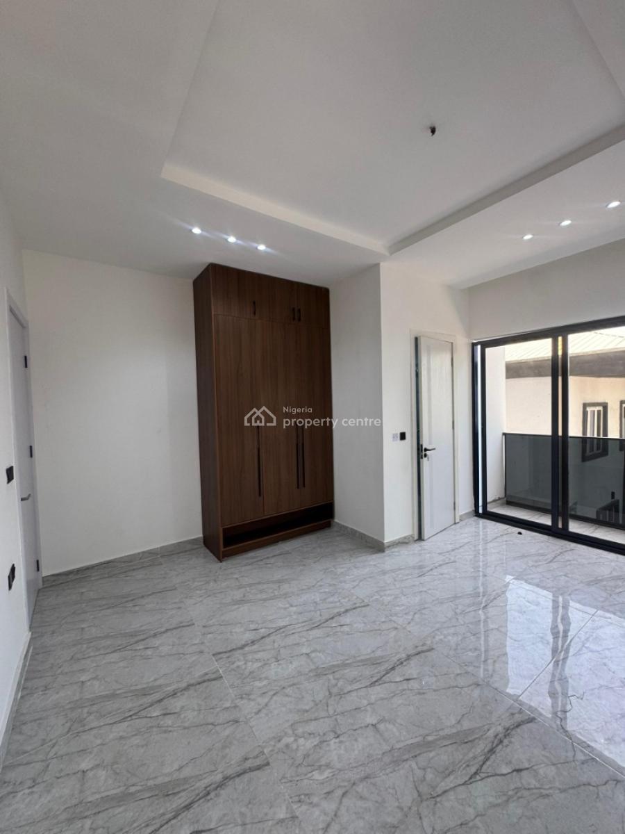 Three (3) Bedroom Maisonette, Lekki Phase 1, Lekki, Lagos, Flat / Apartment for Sale