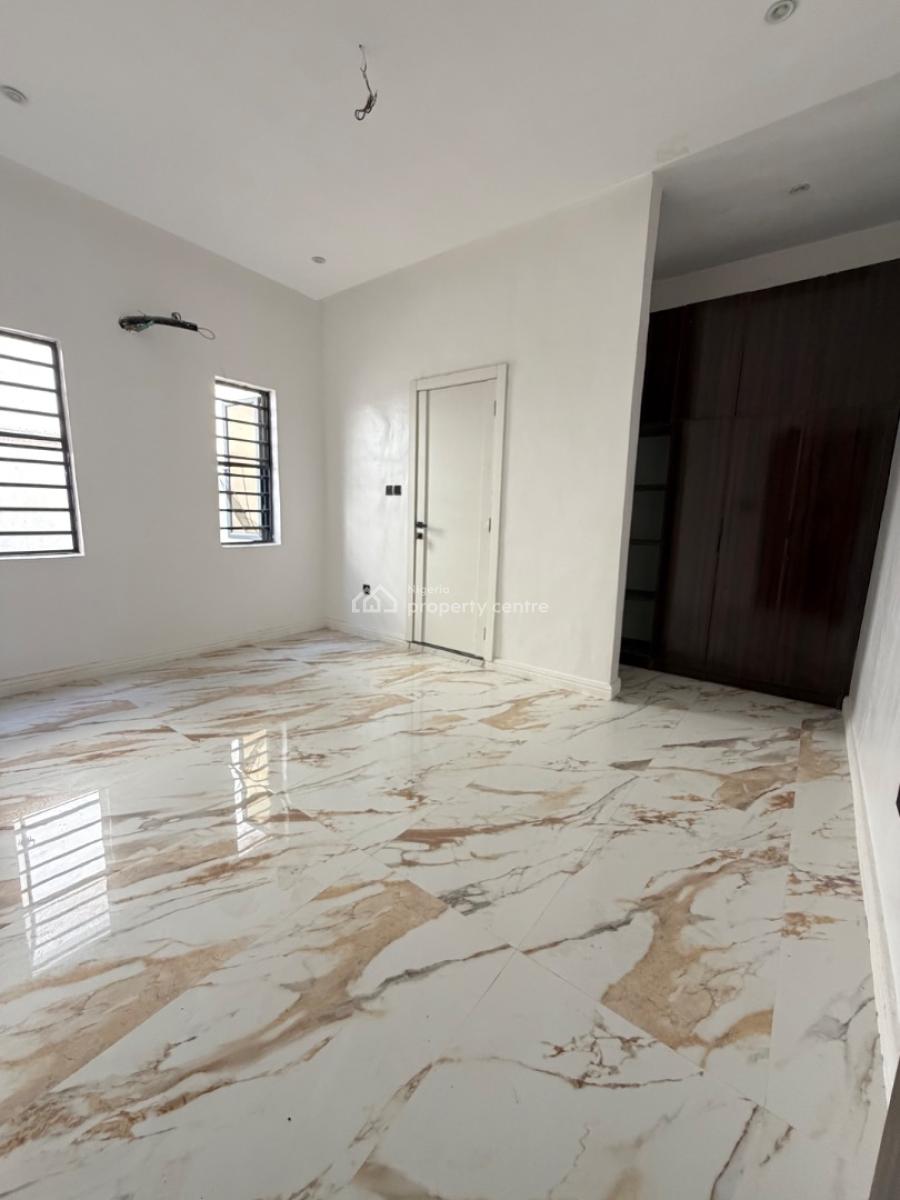 a Big Spacious Room with Kitchen, Ologolo Lekki, Lekki, Lagos, Flat / Apartment for Rent