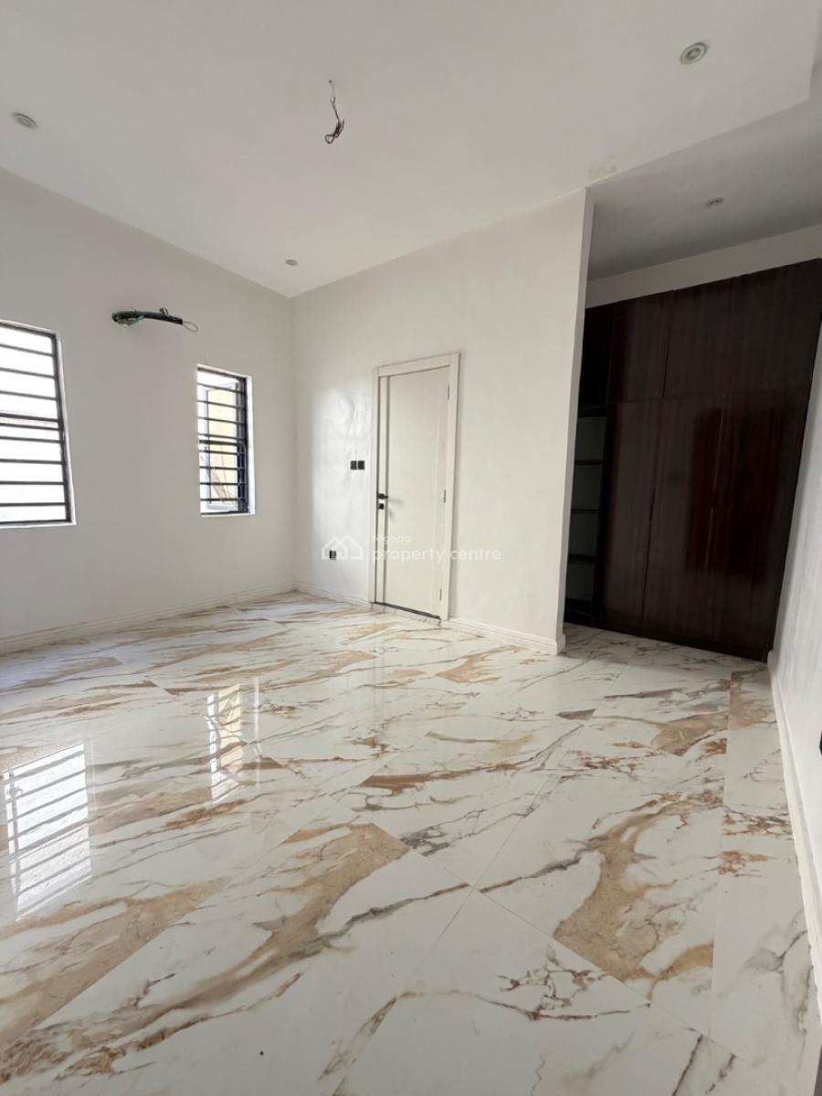 a Big Spacious Room with Kitchen, Ologolo Lekki, Lekki, Lagos, Flat / Apartment for Rent