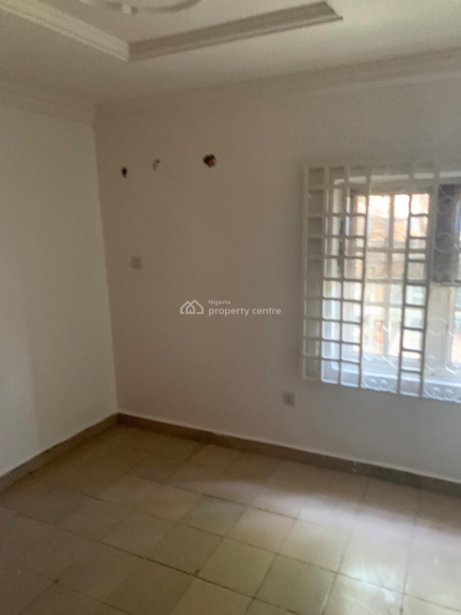 3 Bedroom Flat on The First Floor, Zone 3, Wuse, Abuja, Zone 3, Wuse, Abuja, Flat / Apartment for Rent