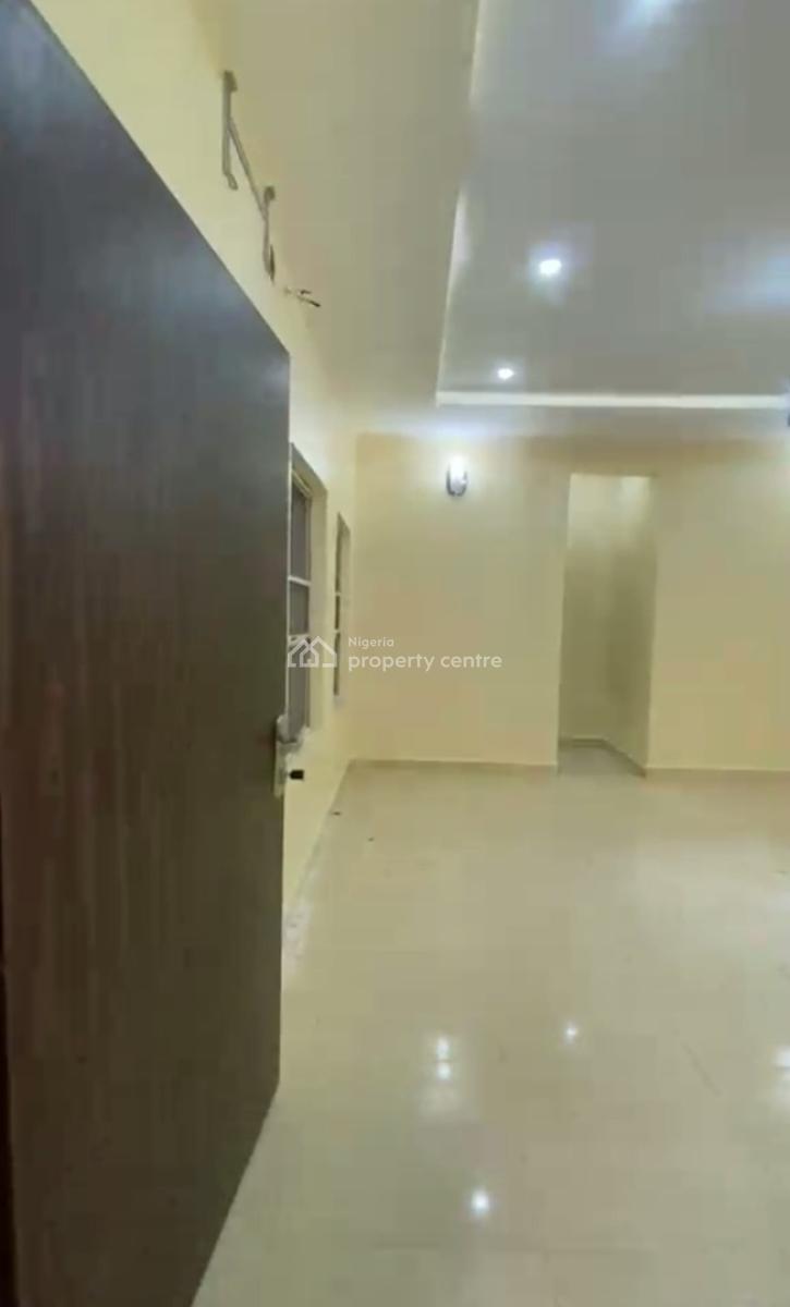 Standard Spacious Three Bedrooms Apartment, Life Camp, Abuja, Flat / Apartment for Rent