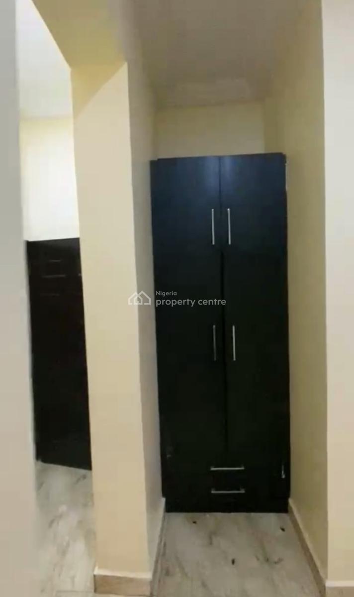 Standard Spacious Three Bedrooms Apartment, Life Camp, Abuja, Flat / Apartment for Rent