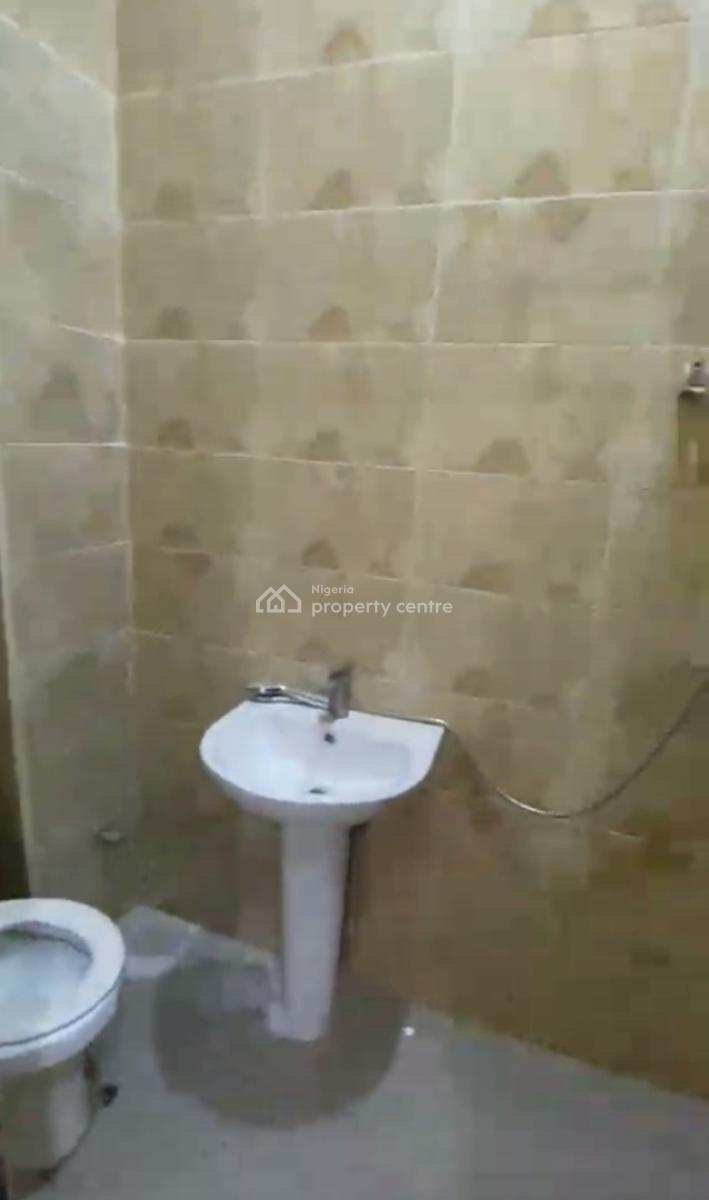 Standard Spacious Three Bedrooms Apartment, Life Camp, Abuja, Flat / Apartment for Rent
