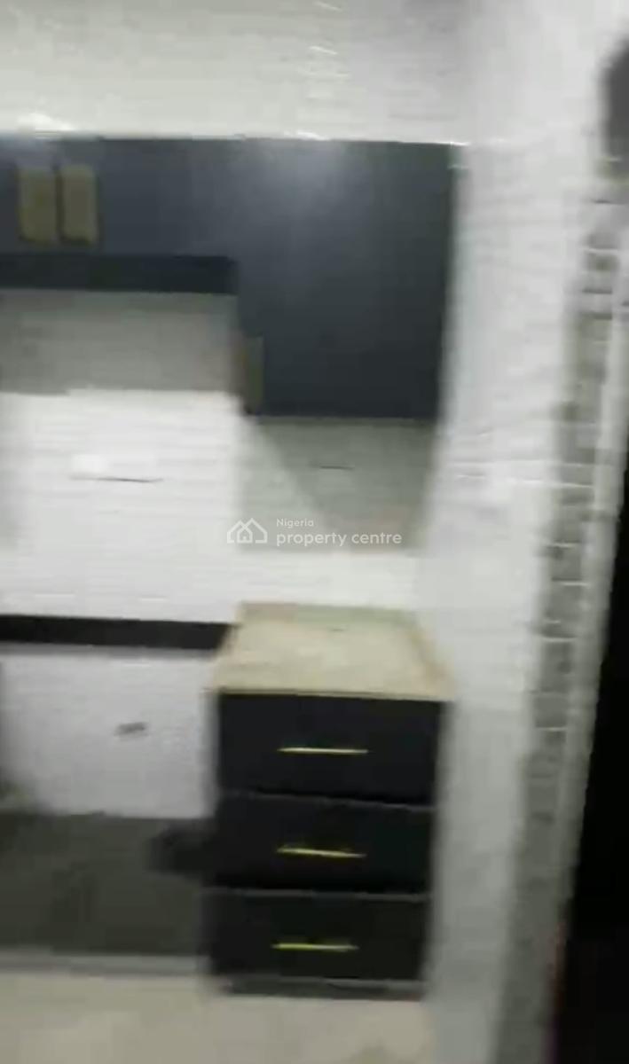 Standard Spacious Three Bedrooms Apartment, Life Camp, Abuja, Flat / Apartment for Rent