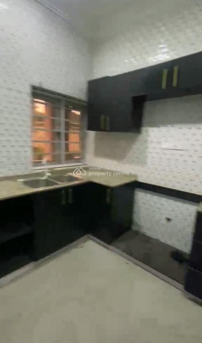 Standard Spacious Three Bedrooms Apartment, Life Camp, Abuja, Flat / Apartment for Rent