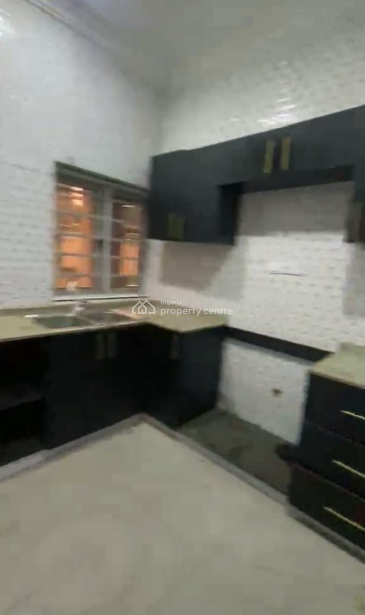 Standard Spacious Three Bedrooms Apartment, Life Camp, Abuja, Flat / Apartment for Rent
