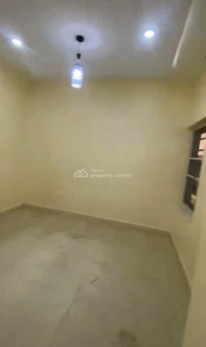 Standard Spacious Three Bedrooms Apartment, Life Camp, Abuja, Flat / Apartment for Rent