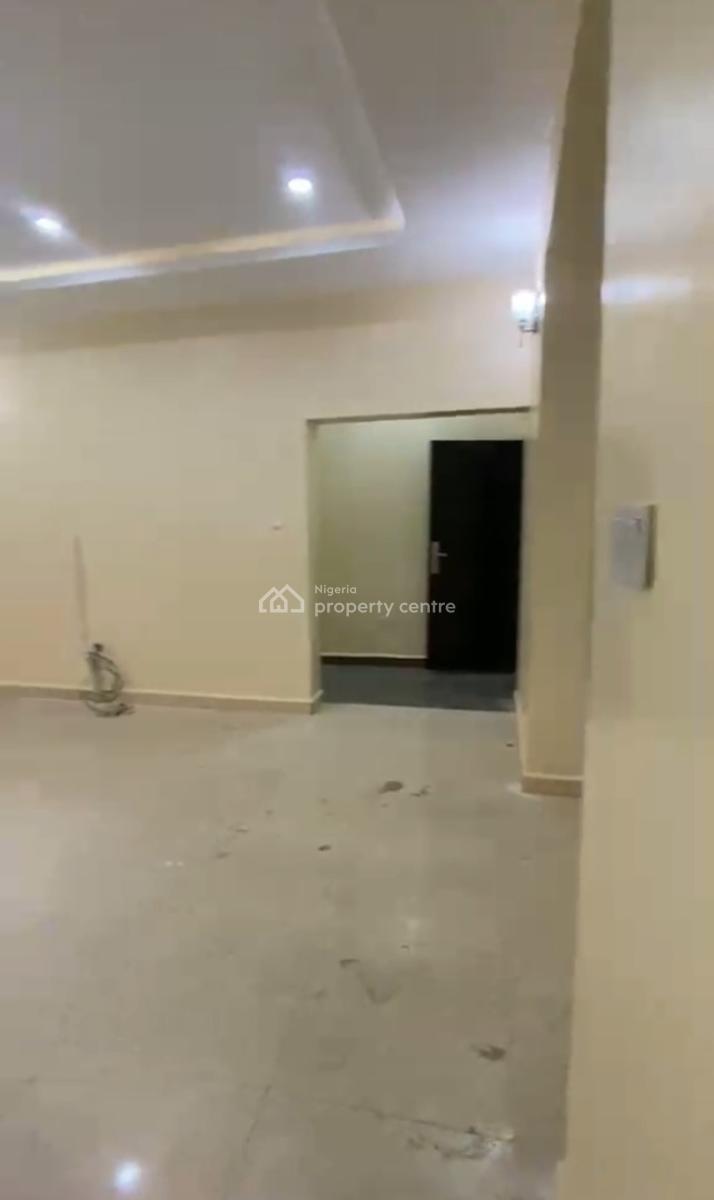 Standard Spacious Three Bedrooms Apartment, Life Camp, Abuja, Flat / Apartment for Rent