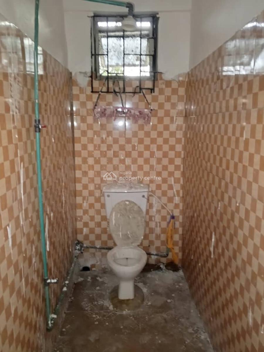 Mini Flat @ Ebute Metta East/adekunle Yaba. Rt: 1.4m, a Year. Cautio, Ebute Metta East, Yaba, Lagos, Mini Flat (room and Parlour) for Rent