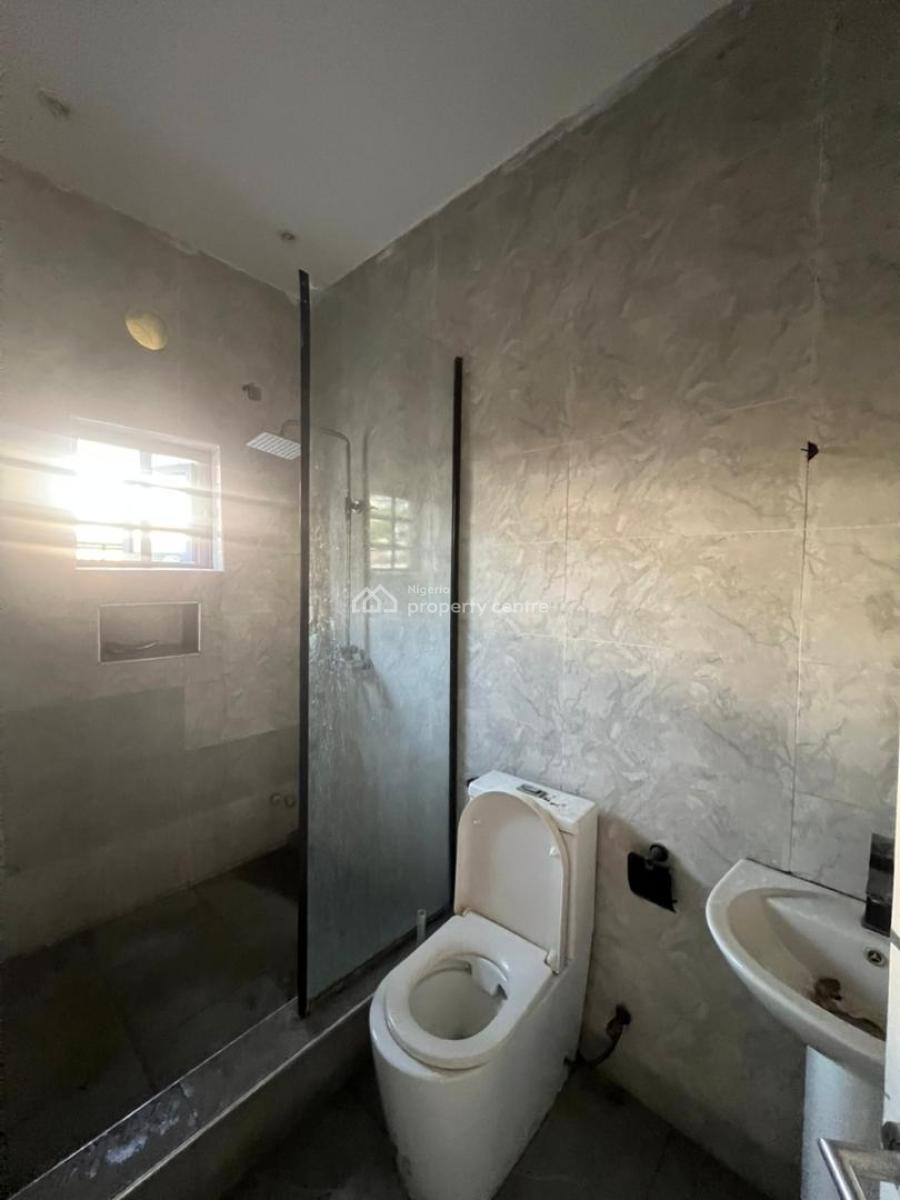 Amazing 3 Bedroom Apartment with a Bq, Maruwa Lekki, Lekki Expressway, Lekki, Lagos, Flat / Apartment for Rent