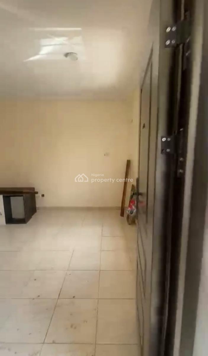 Spacious Standard Modern 2 Bedroom Apartment, Life Camp, Abuja, Flat / Apartment for Rent