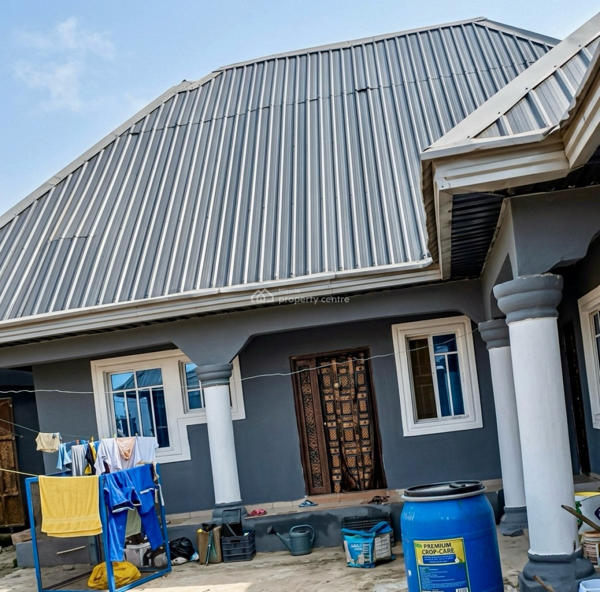 Hot Distress Deal: 4 Units of 1-bedroom Apartments, Orie Emene, Enugu, Enugu, Detached Bungalow for Sale