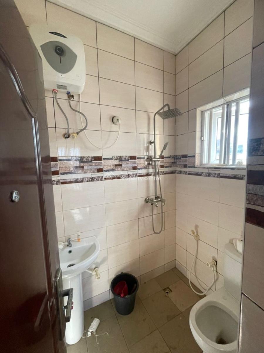Sharp and Spacious 2 Bedroom Apartment Upstairs, in an Estate in Sangotedo Ajah, Sangotedo, Ajah, Lagos, Flat / Apartment for Rent