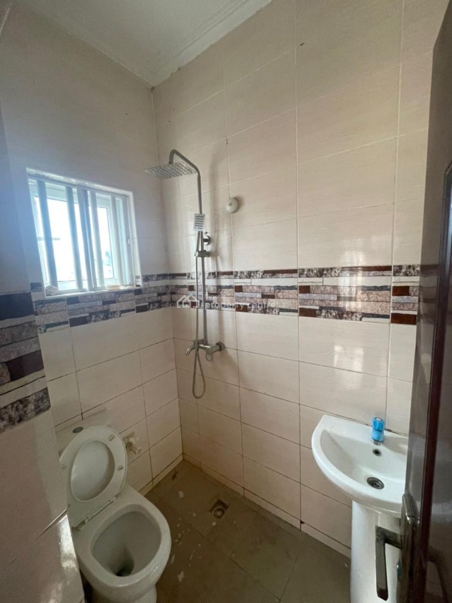 Sharp and Spacious 2 Bedroom Apartment Upstairs, in an Estate in Sangotedo Ajah, Sangotedo, Ajah, Lagos, Flat / Apartment for Rent