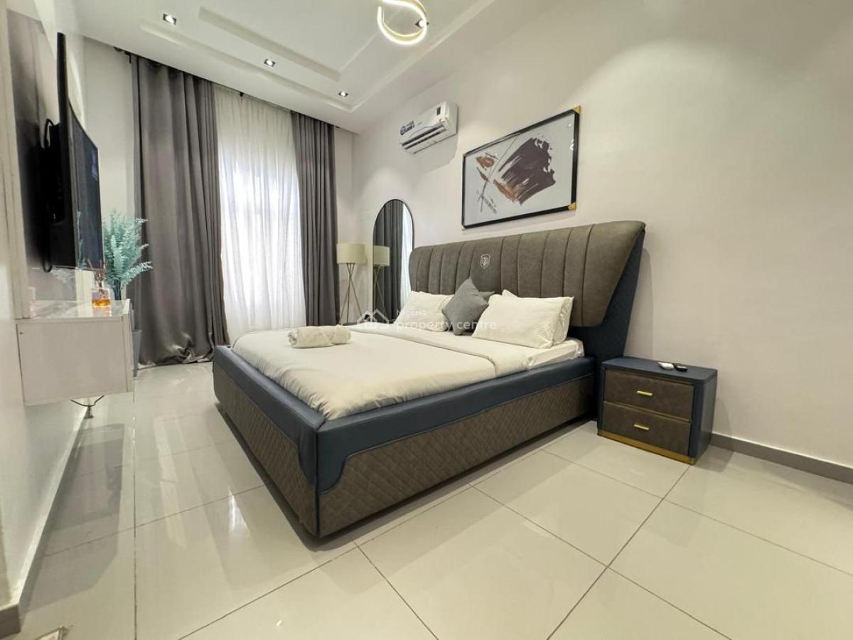 Waterfront 2bedrooms Penthouse with Swimming Pool, Lekki Phase 1, Lekki, Lagos, Flat / Apartment for Rent