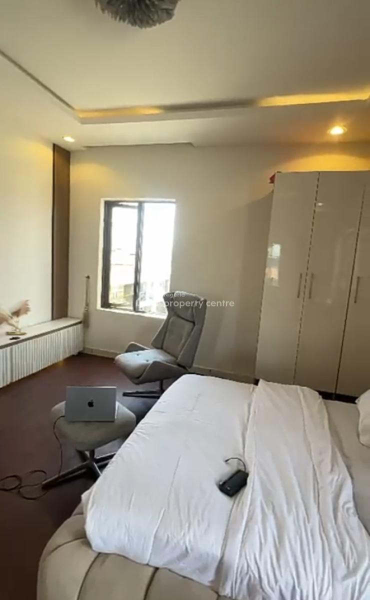 Semi Masters Bedroom Inside a Spacious Shared Townhome { Video}, Mavila Homes Estate Orchid Road, Lekki, Lagos, Detached Duplex for Rent