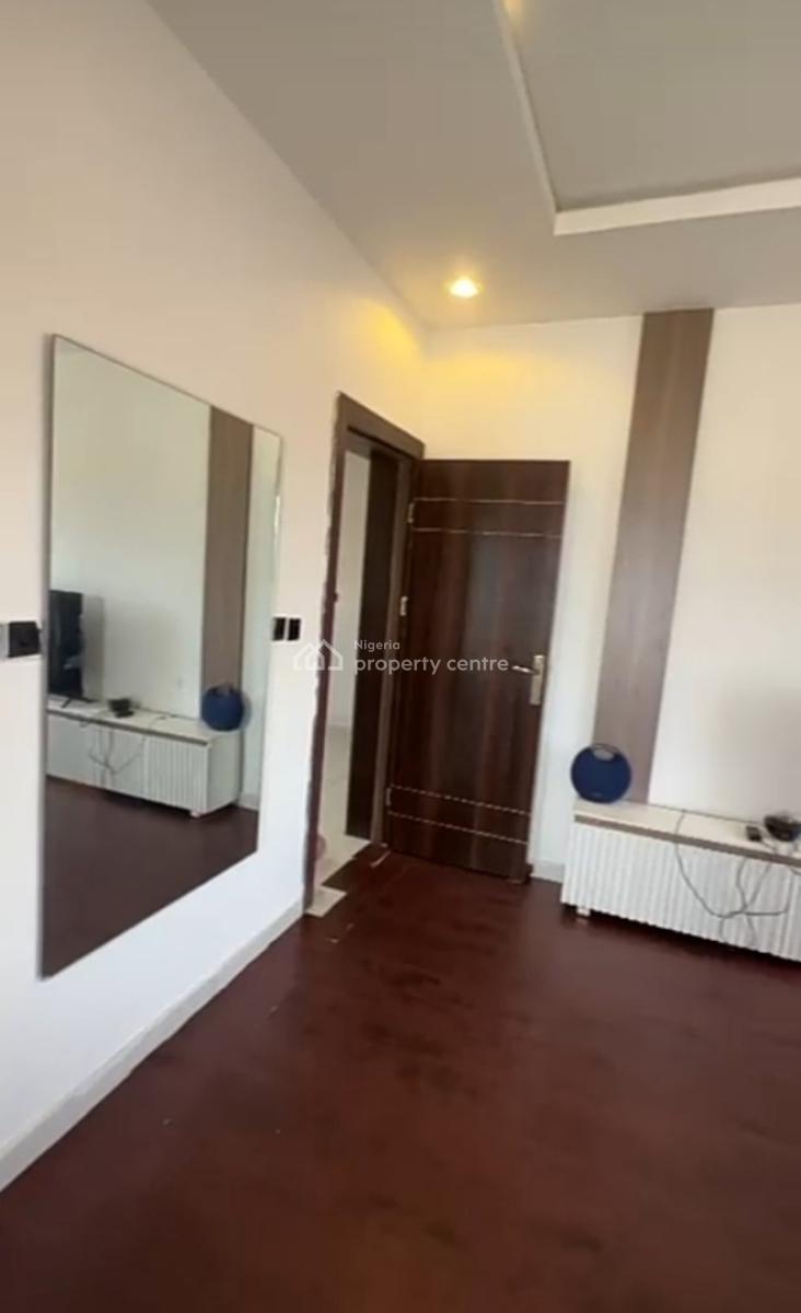 Semi Masters Bedroom Inside a Spacious Shared Townhome { Video}, Mavila Homes Estate Orchid Road, Lekki, Lagos, Detached Duplex for Rent