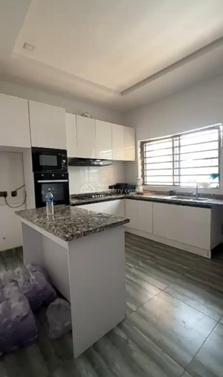 Semi Masters Bedroom Inside a Spacious Shared Townhome { Video}, Mavila Homes Estate Orchid Road, Lekki, Lagos, Detached Duplex for Rent