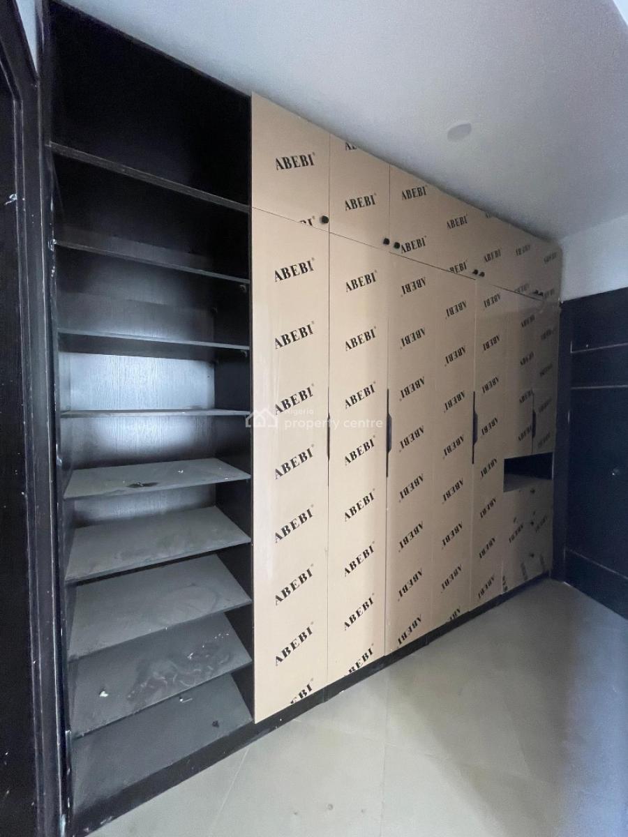 Beautiful 4 Bedroom Apartment Available, Lekki Phase 1, Lekki, Lagos, Flat / Apartment for Sale