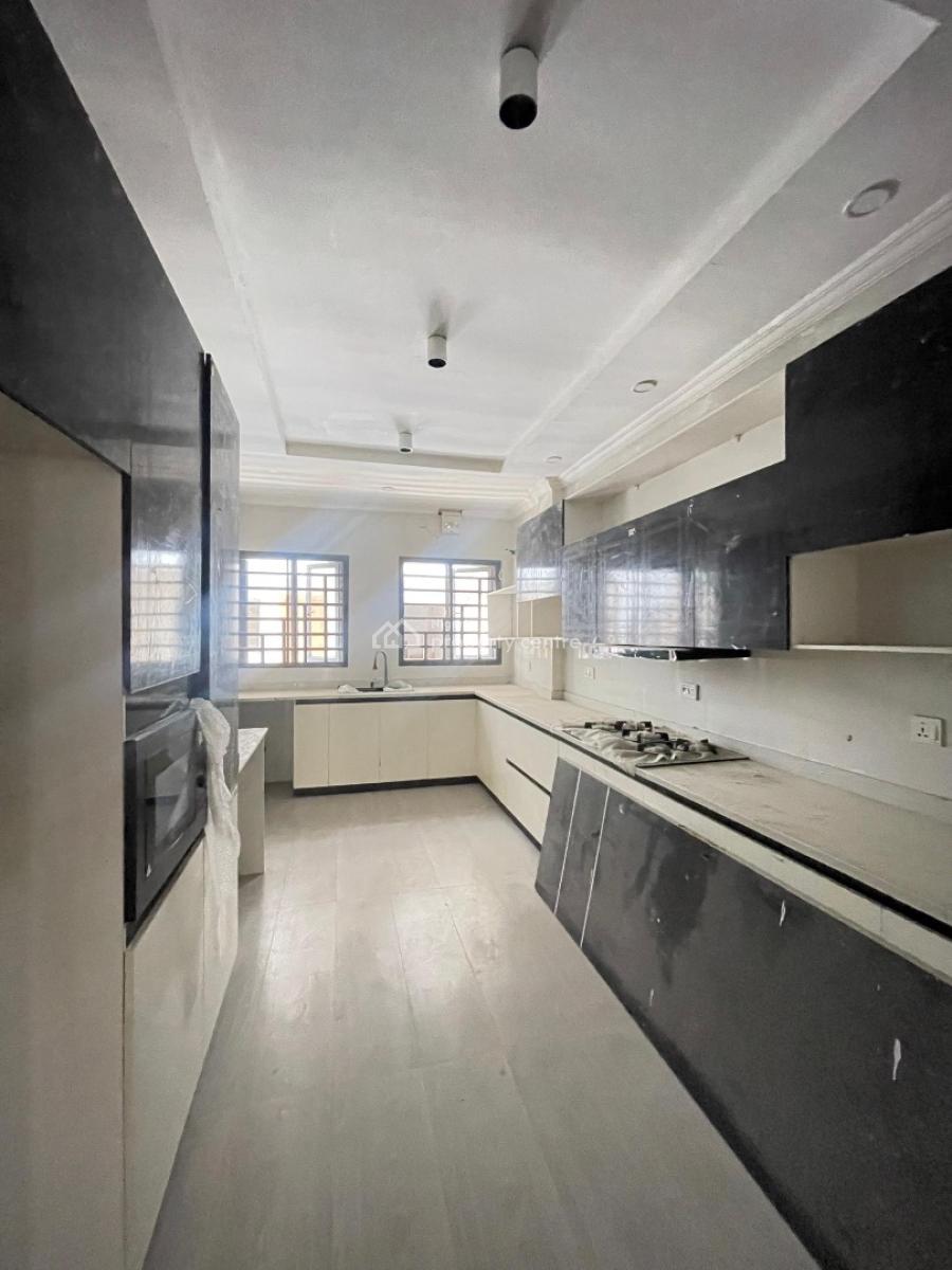 Beautiful 4 Bedroom Apartment Available, Lekki Phase 1, Lekki, Lagos, Flat / Apartment for Sale