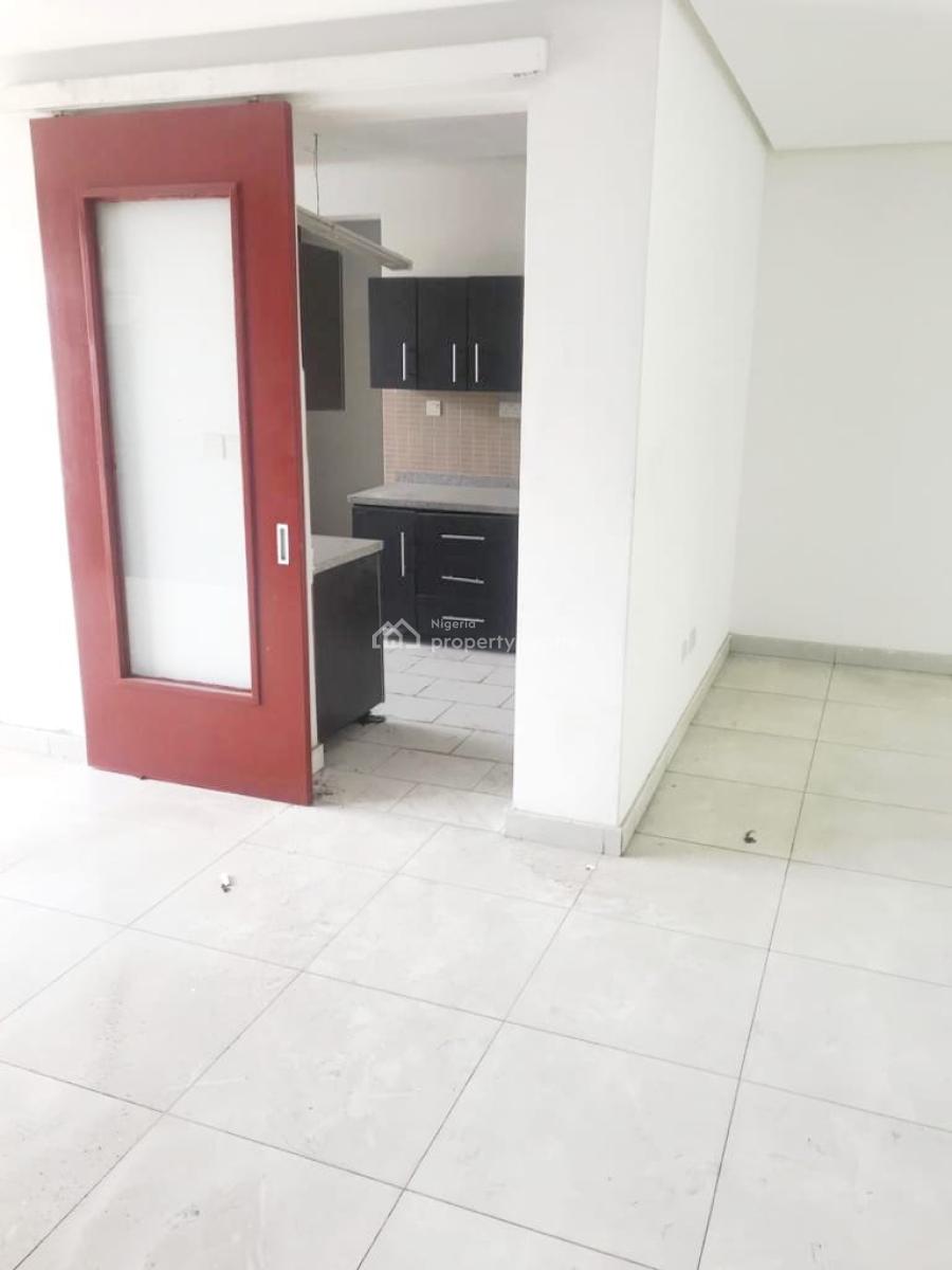 Decent and Spacious 2 Bedroom Apart, Fully Serviced, in a Secured, Agungi, Lekki, Lagos, Flat / Apartment for Rent