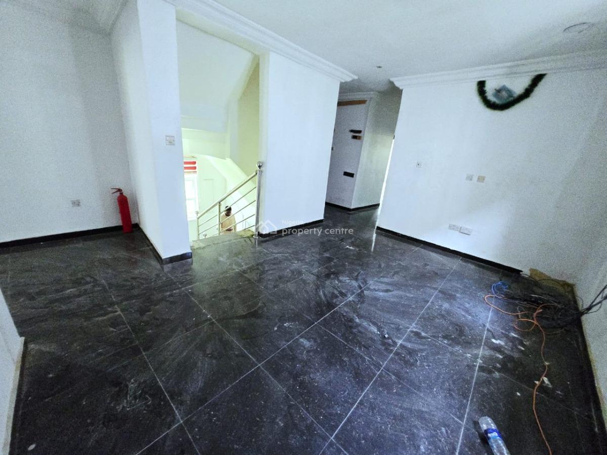 a Well Maintained 5-bedroom Detached House, Lekki Phase 1, Lekki, Lagos, Office Space for Rent