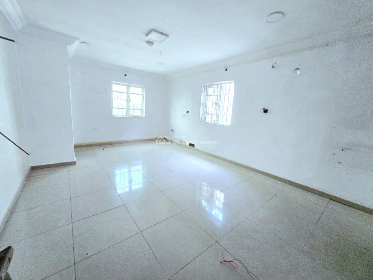 a Well Maintained 5-bedroom Detached House, Lekki Phase 1, Lekki, Lagos, Office Space for Rent