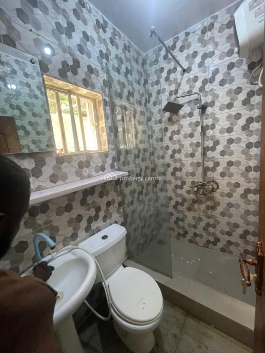 Standard and Spacious Selfcon, Lekki Phase 1, Lekki, Lagos, Self Contain (single Rooms) for Rent