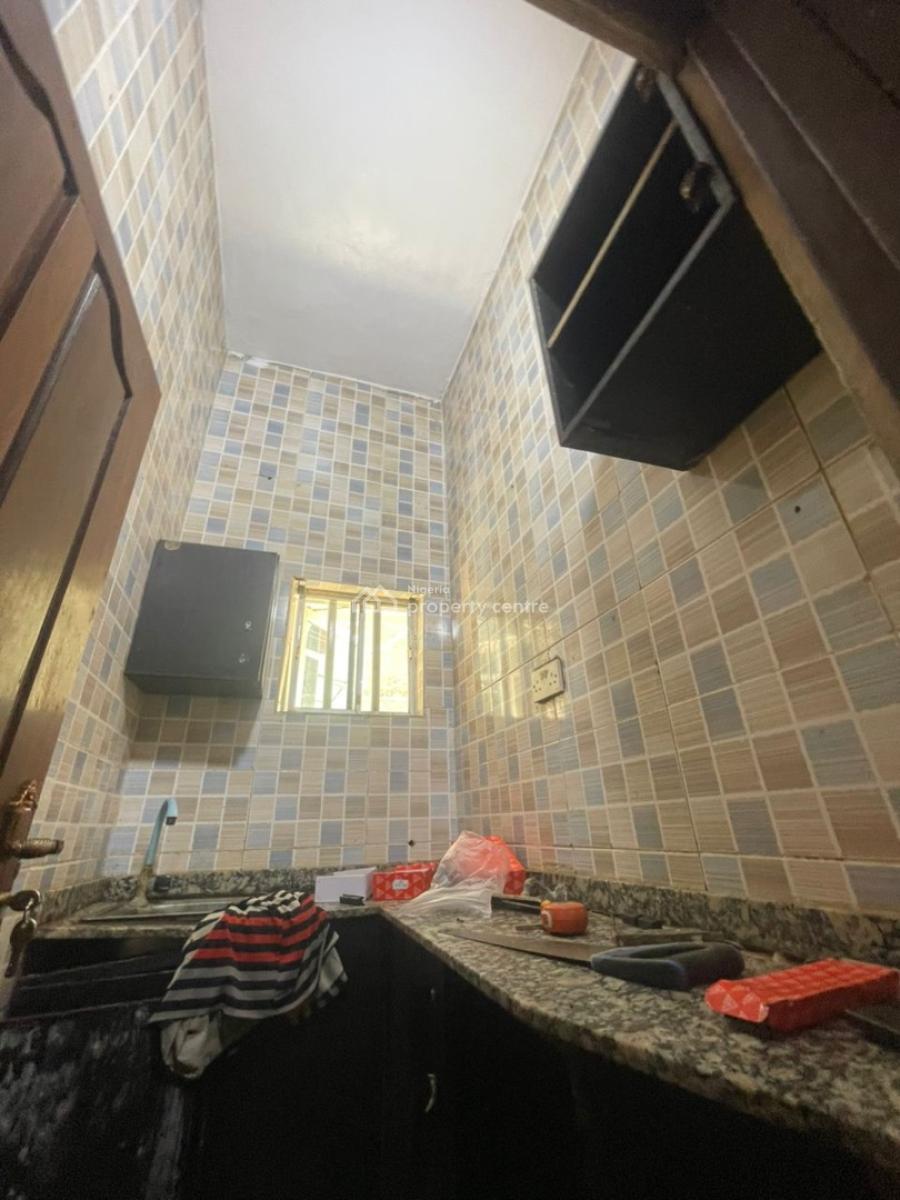 Standard and Spacious Selfcon, Lekki Phase 1, Lekki, Lagos, Self Contain (single Rooms) for Rent