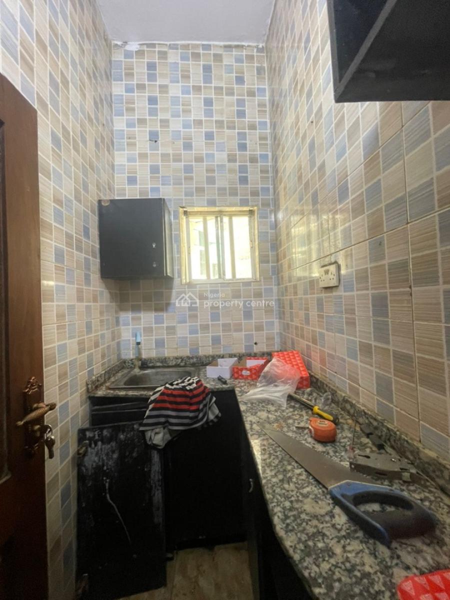 Standard and Spacious Selfcon, Lekki Phase 1, Lekki, Lagos, Self Contain (single Rooms) for Rent