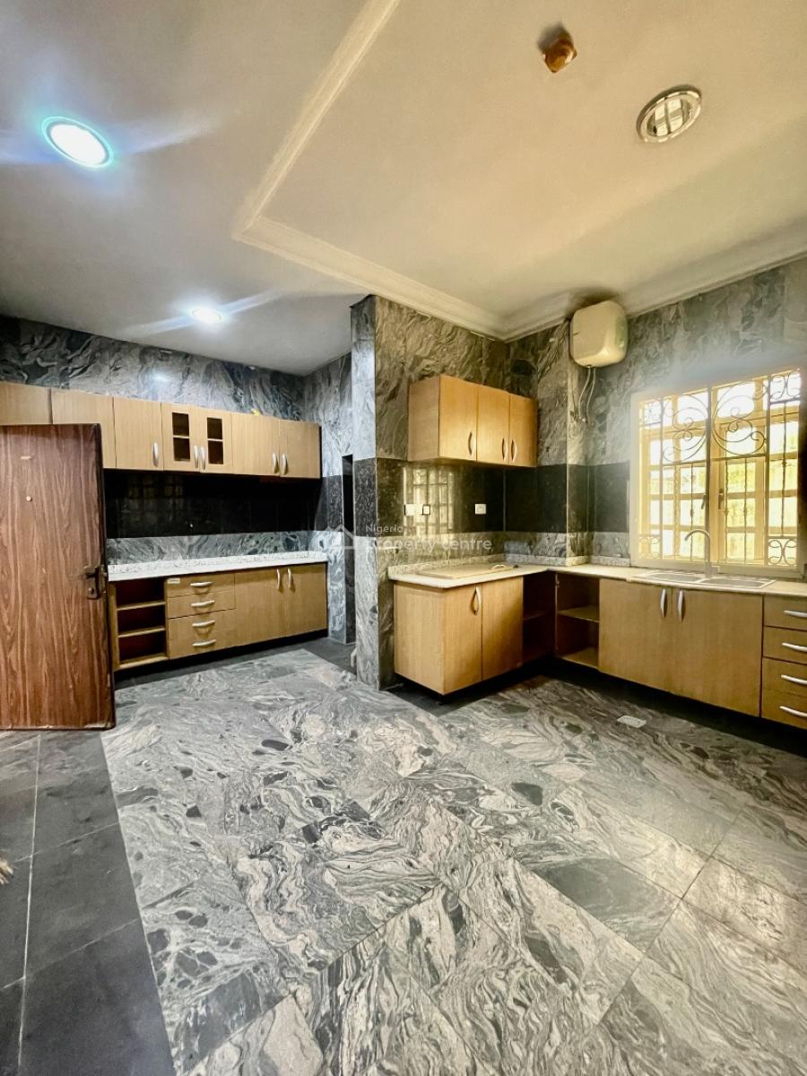 Luxurious Five (5) Bedroom with Bq, Jahi, Abuja, Terraced Duplex for Rent