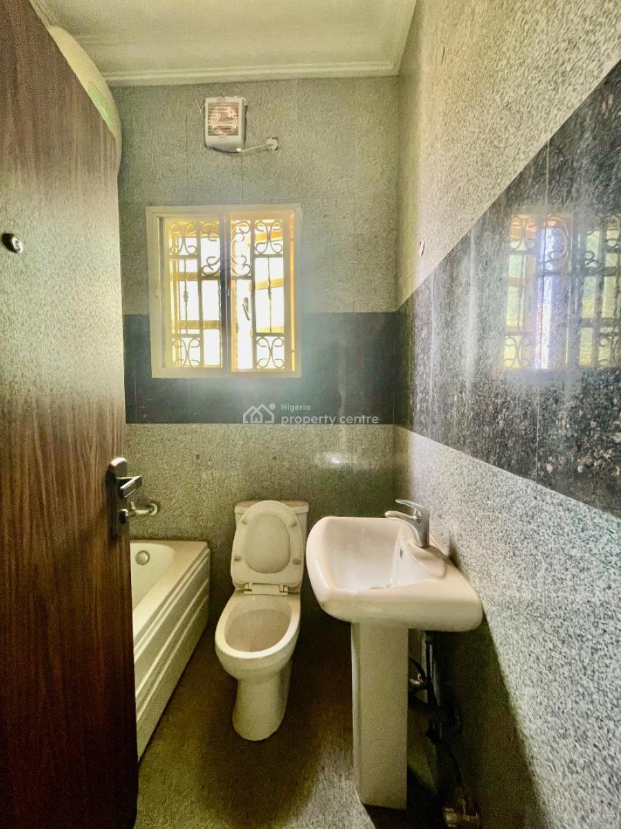 Luxurious Five (5) Bedroom with Bq, Jahi, Abuja, Terraced Duplex for Rent